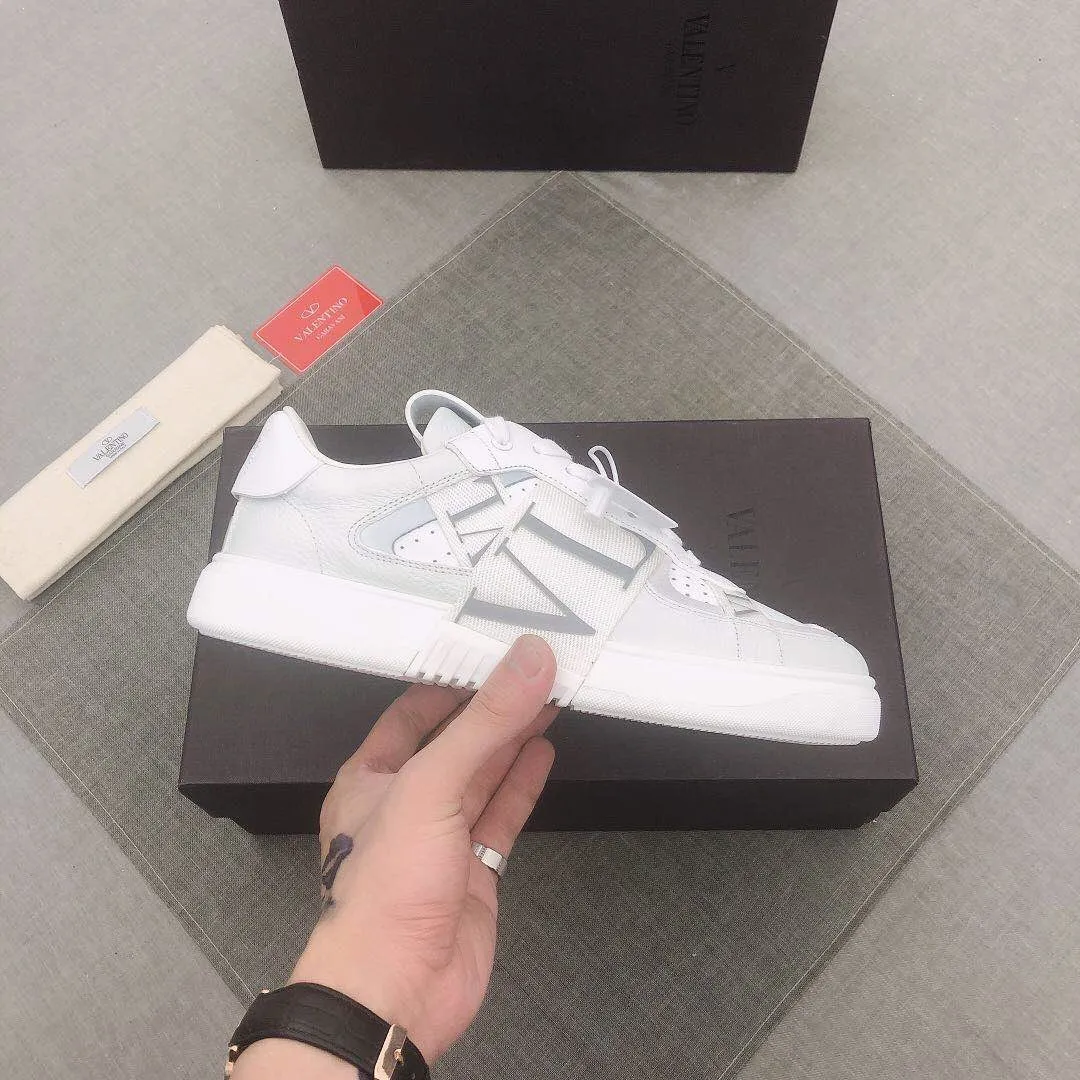 P440▫️V L7N spring and summer 🆕calf leather strap sneakers, no man should be able to refuse this style, classic color, so handsome! Purchase a high-precision replica of the original version to instantly sell off the market currency! 6 VLTN logo rubber effect straps - Valentino Garavani Logo printed on the back and tongue, all materials are customized to ensure quality! Size: 38/45 No. 018